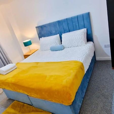 Lovely 2-Bedroom Apartment, Free Parking Manchester Zewnętrze zdjęcie