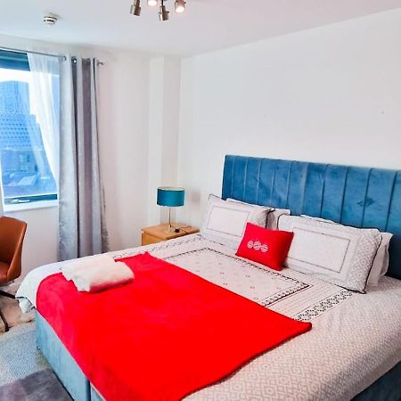 Lovely 2-Bedroom Apartment, Free Parking Manchester Zewnętrze zdjęcie
