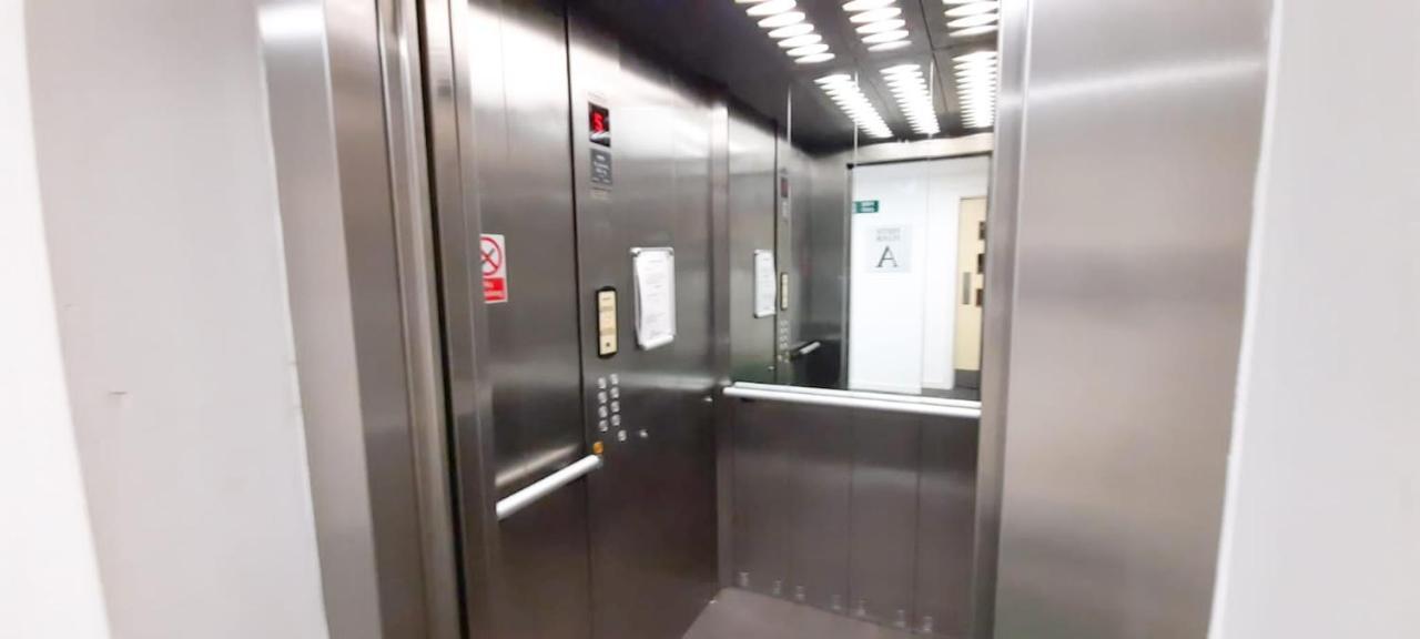 Lovely 2-Bedroom Apartment, Free Parking Manchester Zewnętrze zdjęcie