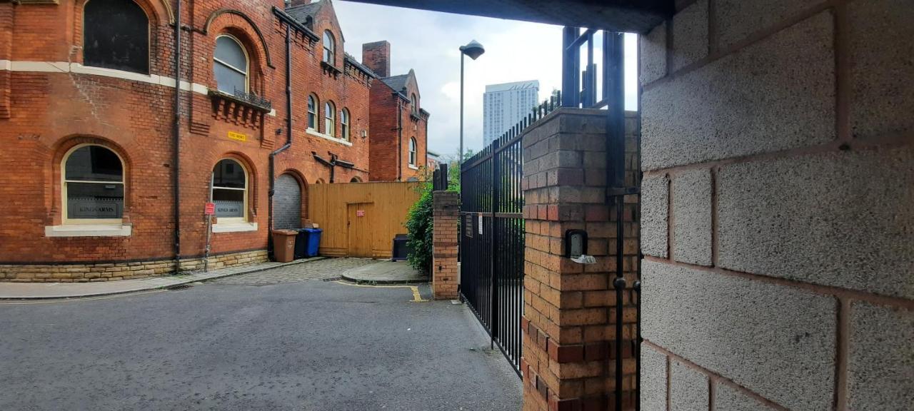 Lovely 2-Bedroom Apartment, Free Parking Manchester Zewnętrze zdjęcie