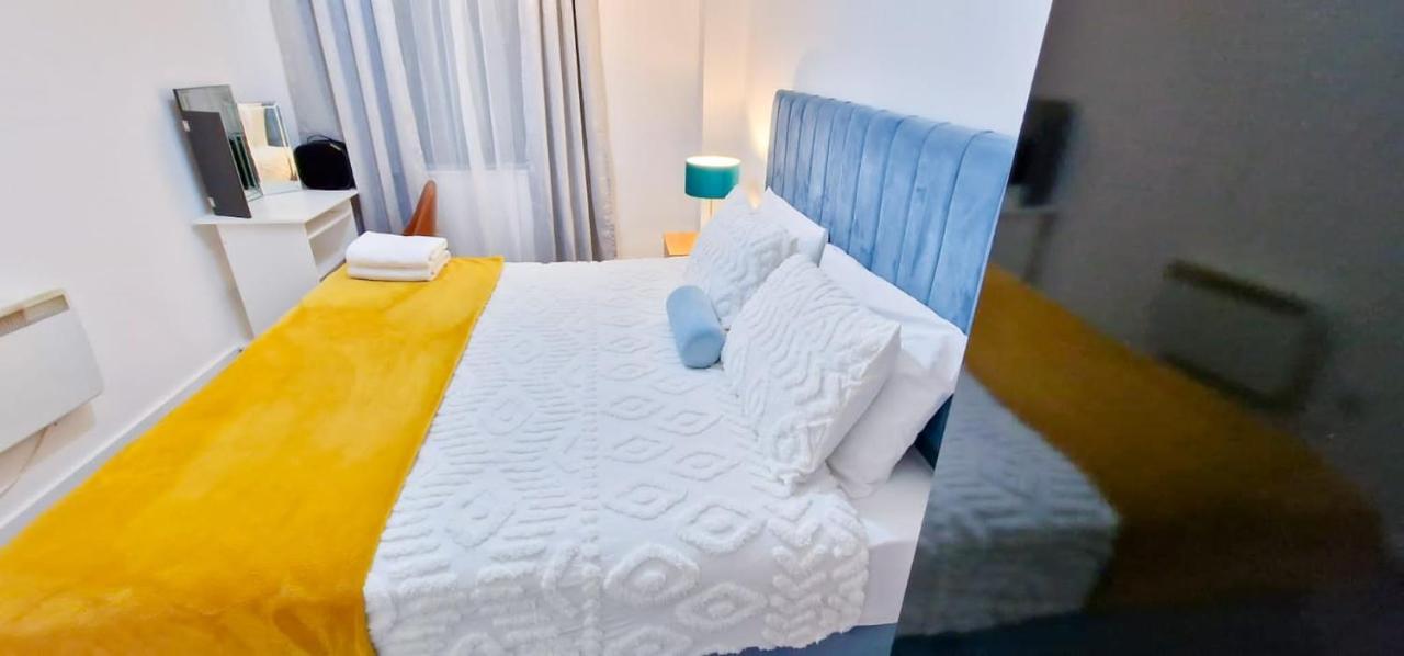 Lovely 2-Bedroom Apartment, Free Parking Manchester Zewnętrze zdjęcie