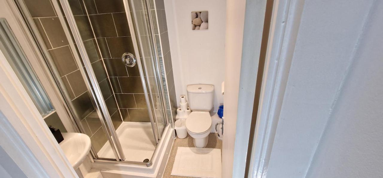 Lovely 2-Bedroom Apartment, Free Parking Manchester Zewnętrze zdjęcie